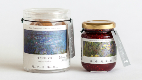 (L)Honey cookies based on Claude Monet's recipe<br> JPY600(tax included)<br>(R)Raspberry jam based on Claude Monet‘s recipe<br> JPY710(tax included)
